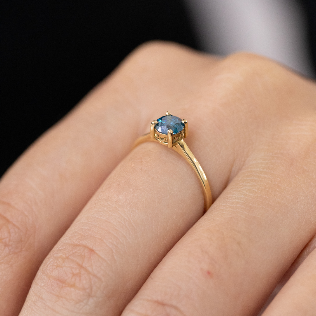 Anillo azul redondo