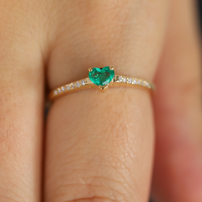Anillo corazon esmeralda